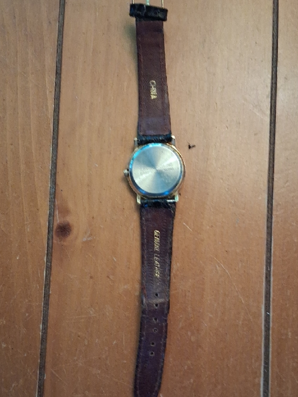 Vintage Black Croc-Texture Watch with Dachshund Silhouette Dial - Picture 3 of 4